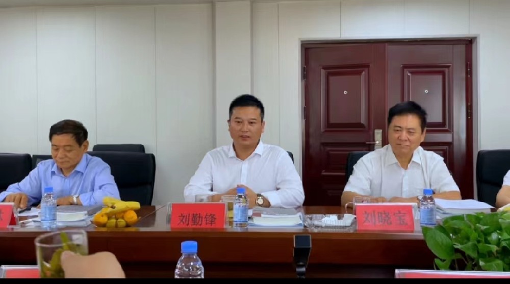 多拼式大斷面隧道窯&移動式隧道窯大規(guī)模固廢處置技術裝備暨煤矸石、建筑垃圾盾溝泥等大宗固廢燒結法技術裝備專場推介會圓滿落幕！